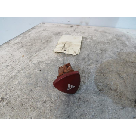 Bouton de warning CITROEN C8