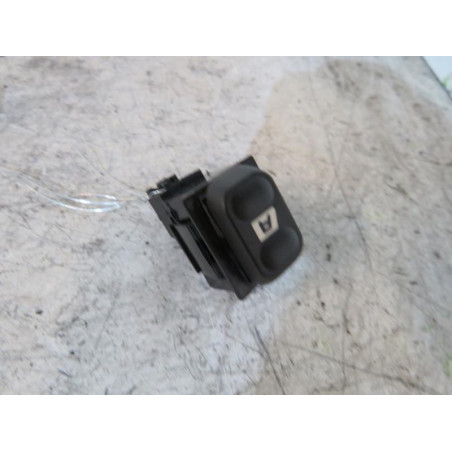 Interrupteur de leve vitre arriere gauche PEUGEOT 607