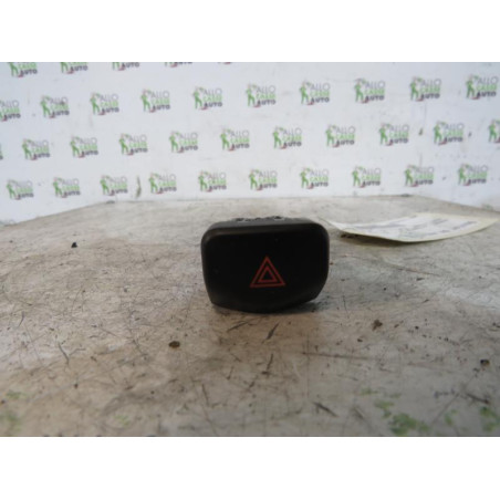 Bouton de warning NISSAN NOTE 1