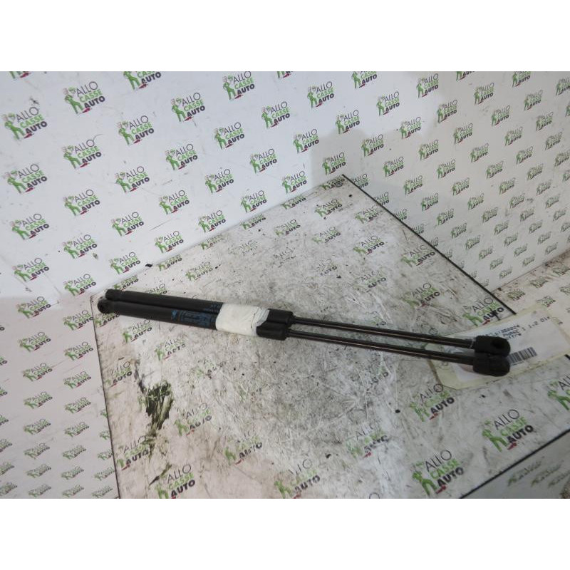 Verin de coffre LANCIA YPSILON 4 Photo n°1