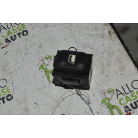 Interrupteur de leve vitre avant droit PEUGEOT 607