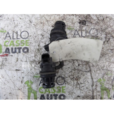 Pompe lave glace avant TOYOTA PREVIA 2