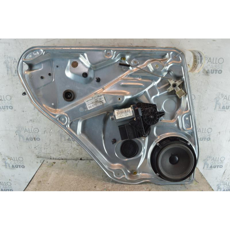 Leve vitre electrique arriere gauche VOLKSWAGEN PASSAT 4 Photo n°1