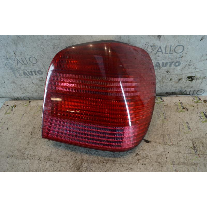 Feu arriere principal droit (feux) VOLKSWAGEN POLO 3 Photo n°1