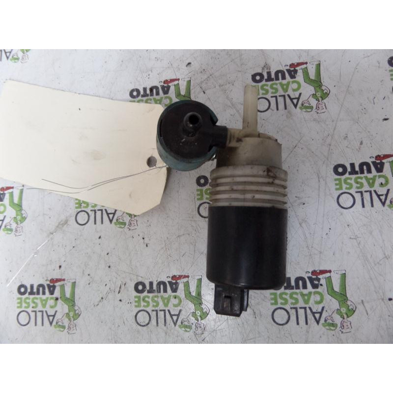 Pompe lave glace avant VOLKSWAGEN GOLF 3 Photo n°1