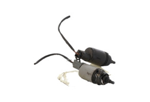 Pompe lave glace avant BMW SERIE 1 E81 Photo n°4