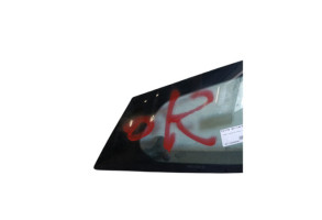 Vitre arriere droit TOYOTA AYGO 2 Photo n°2