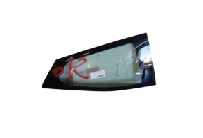 Vitre arriere droit TOYOTA AYGO 2 Photo n°4