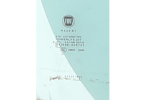 Vitre arriere droit FIAT 500L Photo n°7