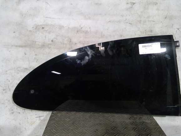 Vitre arriere droit SEAT IBIZA 3 Photo n°1