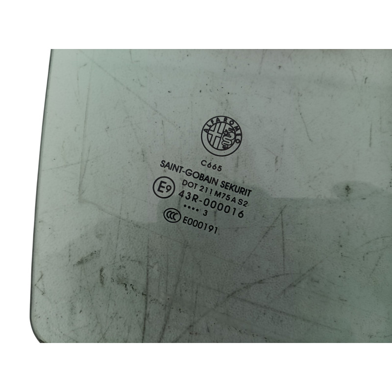 Vitre arriere droit ALFA ROMEO GIULIETTA 2 Photo n°1