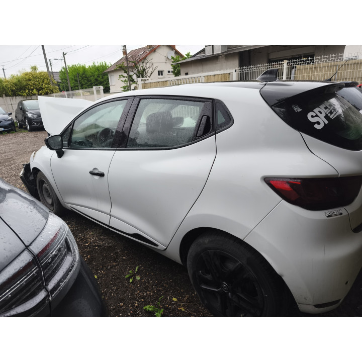 Feu arriere principal gauche (feux) RENAULT CLIO 4 Photo n°8