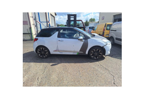 Custode avant gauche (porte) CITROEN DS3 Photo n°15