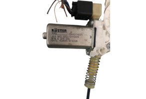 Leve vitre electrique avant droit BMW SERIE 1 E82 Photo n°3