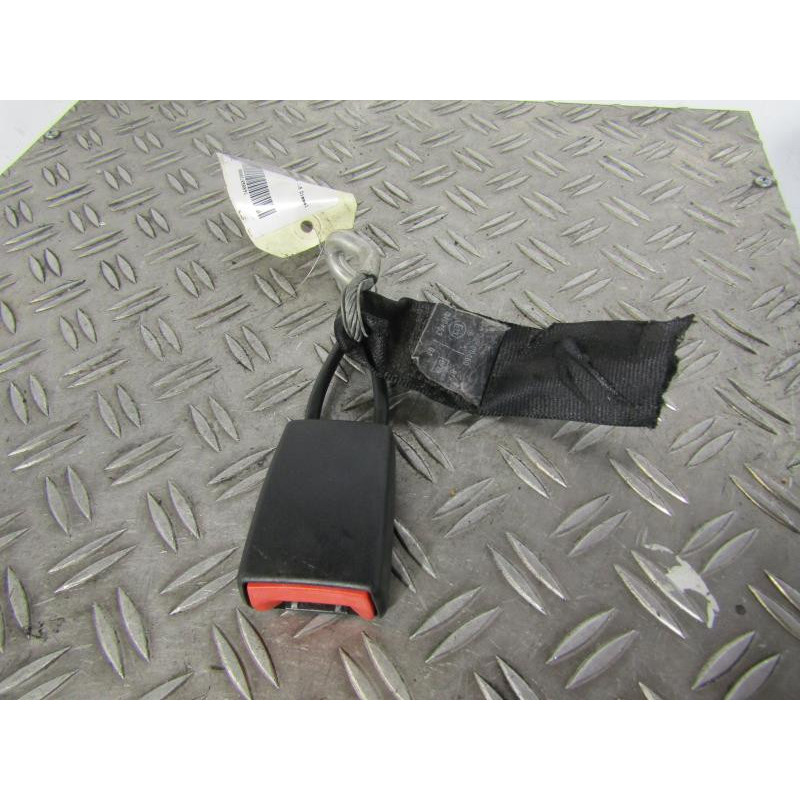 Attache ceinture arriere droit SKODA OCTAVIA 1 Photo n°1