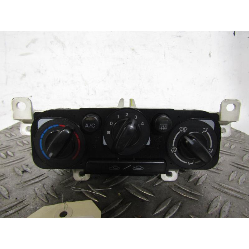 Commande chauffage MAZDA 323 6 Photo n°1