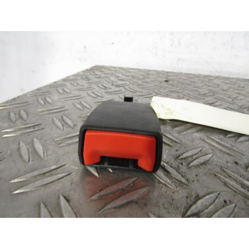 Attache ceinture arriere droit FIAT PANDA 2 Photo n°1