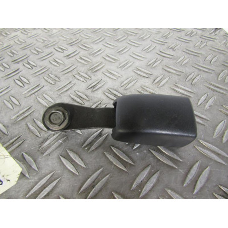 Attache ceinture arriere gauche TOYOTA RAV4 2