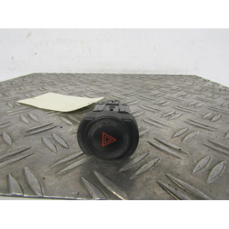 Bouton de warning DACIA DUSTER 1