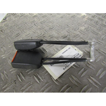 Attache ceinture arriere droit VOLKSWAGEN GOLF 3