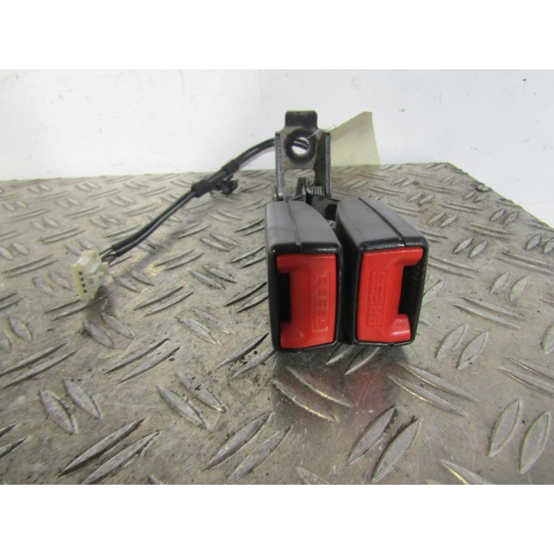 Attache ceinture arriere gauche CITROEN C5 2 Photo n°1