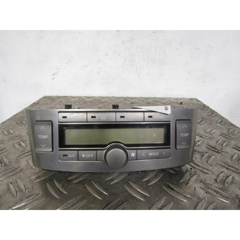Commande chauffage TOYOTA AVENSIS 2 Photo n°1