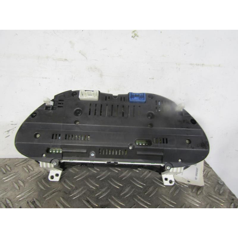 Compteur TOYOTA AVENSIS 2 Photo n°1