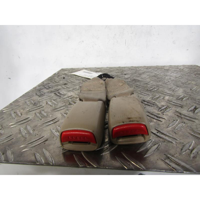Attache ceinture arriere droit HONDA ACCORD 7 Photo n°1