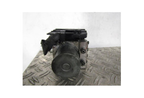 Bloc ABS (freins anti-blocage) TOYOTA COROLLA VERSO 2 Photo n°4