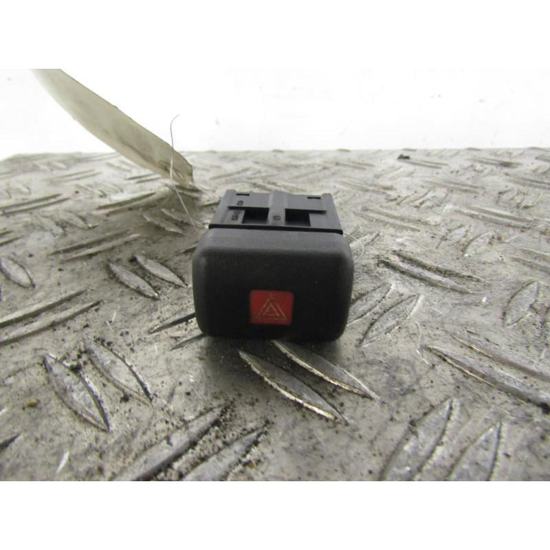 Bouton de warning OPEL ZAFIRA A Photo n°1