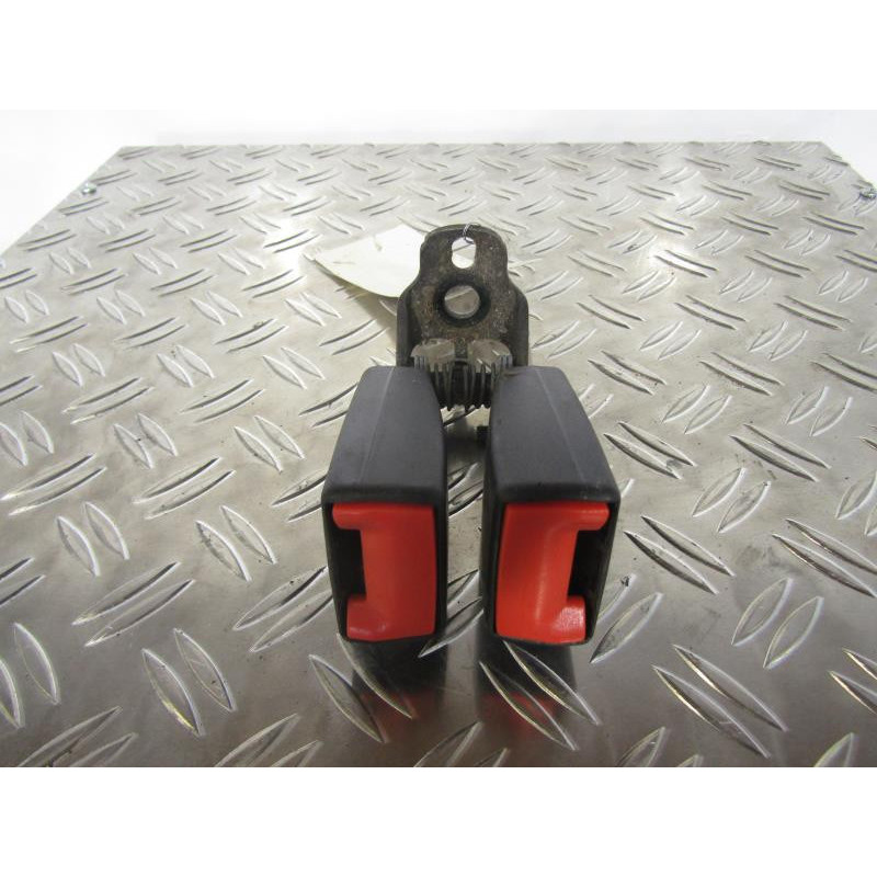 Attache ceinture arriere droit FORD FOCUS 2 Photo n°1