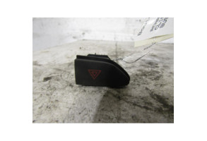 Bouton de warning RENAULT CLIO 4 Photo n°1