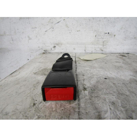 Attache ceinture arriere droit PEUGEOT 206