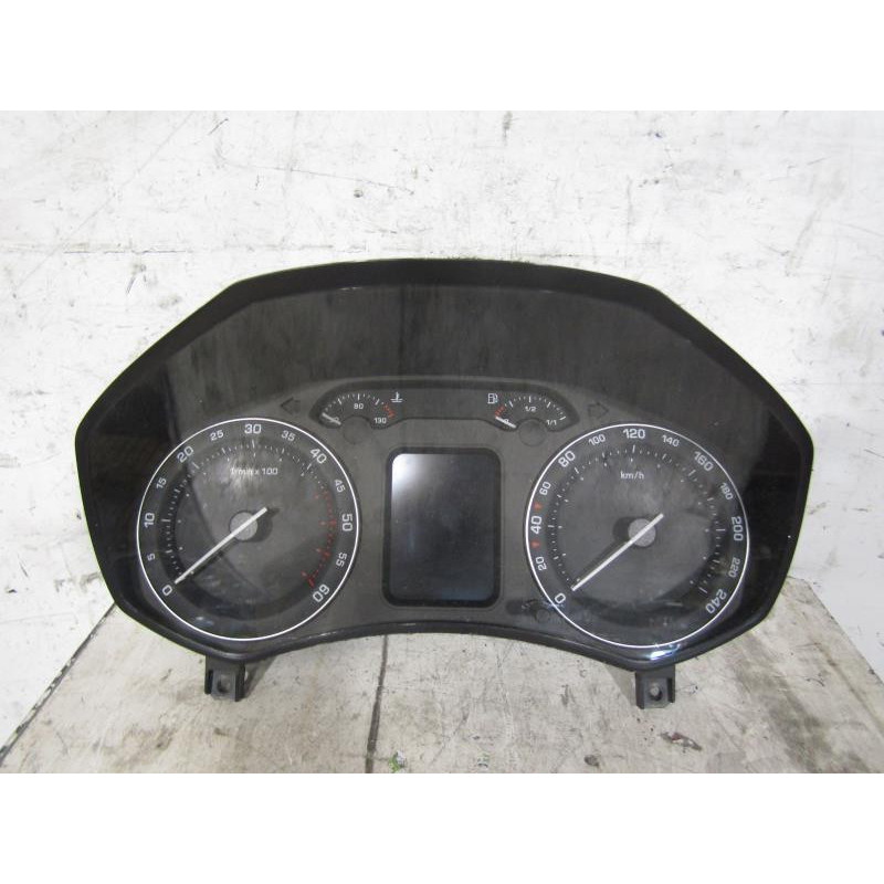 Compteur SKODA OCTAVIA 2 Photo n°1