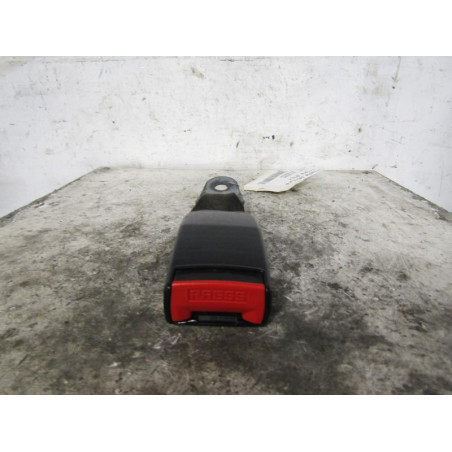 Attache ceinture arriere droit PEUGEOT 206