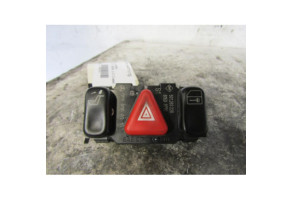Bouton de warning MERCEDES CLASSE E 210 Photo n°1