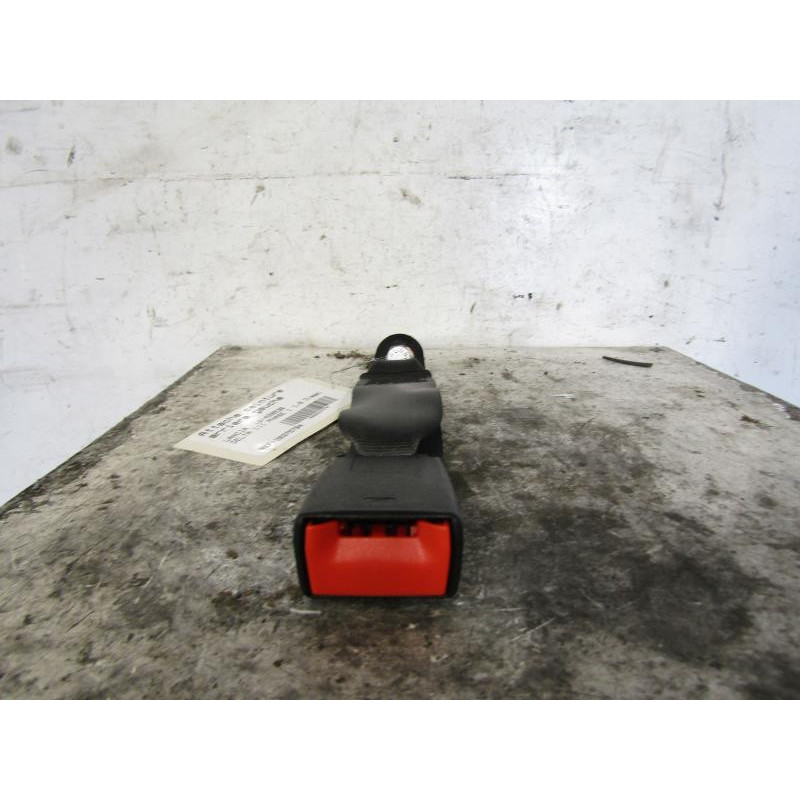 Attache ceinture arriere gauche LANCIA DELTA 3 Photo n°1