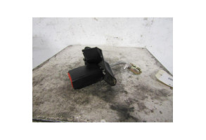 Attache ceinture arriere droit AUDI A4 2 Photo n°1