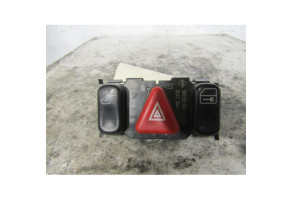 Bouton de warning MERCEDES CLASSE E 210 Photo n°1