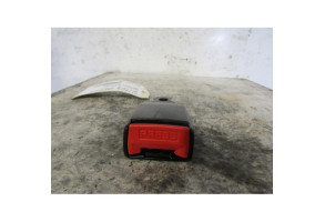 Attache ceinture arriere droit PEUGEOT 406 Photo n°1