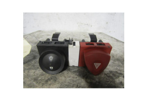 Bouton de warning RENAULT MEGANE 2 Photo n°1