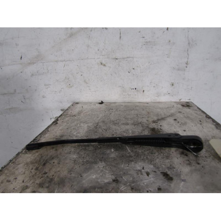 Bras essuie glace arriere TOYOTA AVENSIS 2