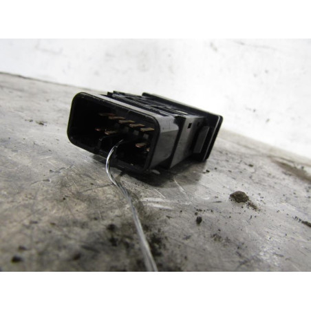 Bouton de warning TOYOTA AVENSIS 2