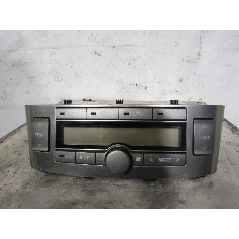 Commande chauffage TOYOTA AVENSIS 2 Photo n°1