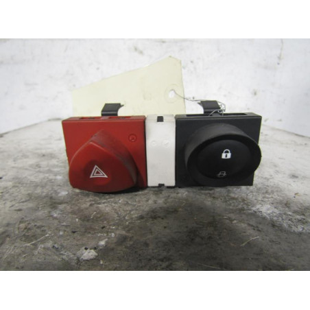 Bouton de warning RENAULT MEGANE 2