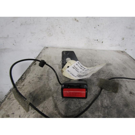 Attache ceinture arriere gauche PEUGEOT 308 1