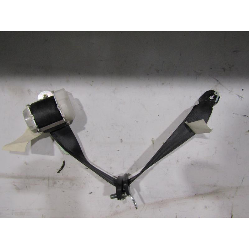 Ceinture arriere droit SUZUKI SWIFT 3 Photo n°1
