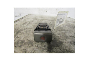 Bouton de warning SUBARU FORESTER 2 Photo n°2