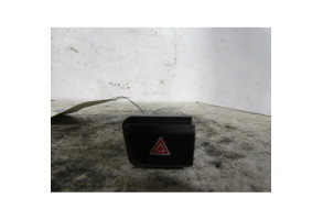 Bouton de warning PEUGEOT 208 1 Photo n°1