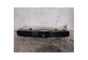 Bouton de warning OPEL ASTRA H Photo n°1